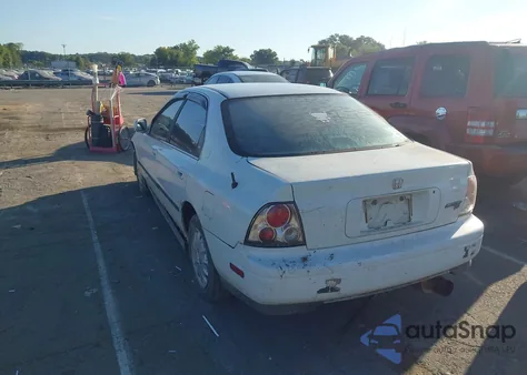 1995 Honda Accord Lx/Ex from USA, damaged, VIN 1HGCD5630SA130245